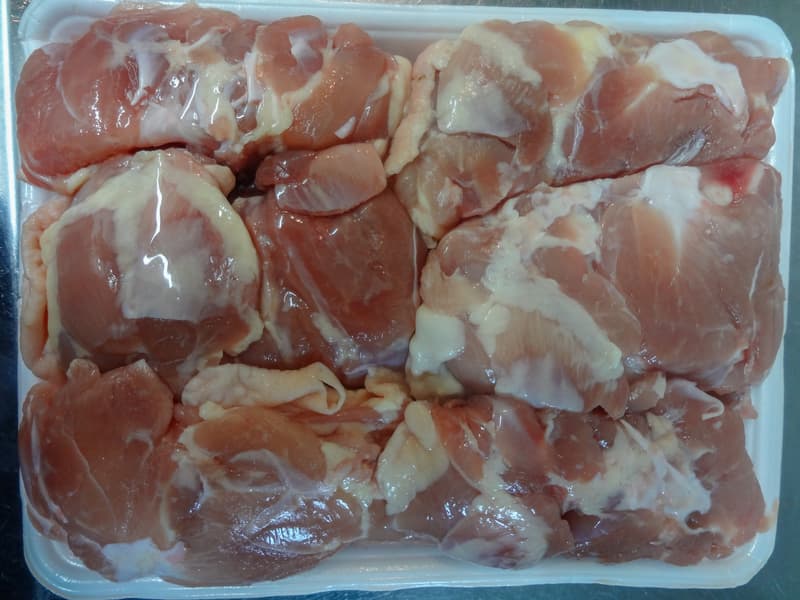 業務スーパーの鶏もも肉｜ブラジル産